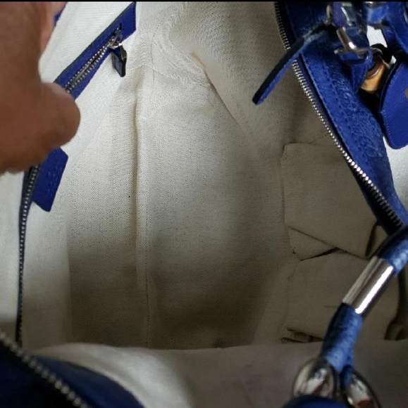 AUTHENTIC GUCCI 240261-493075 SHIMA TASSEL… - Picture 4 of 12